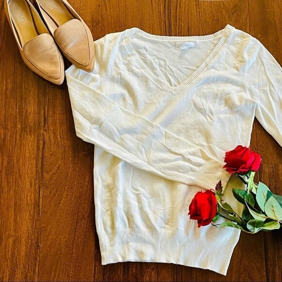 Abound | Women’s V-neck Tunic Sweater - Picture 2 of 8